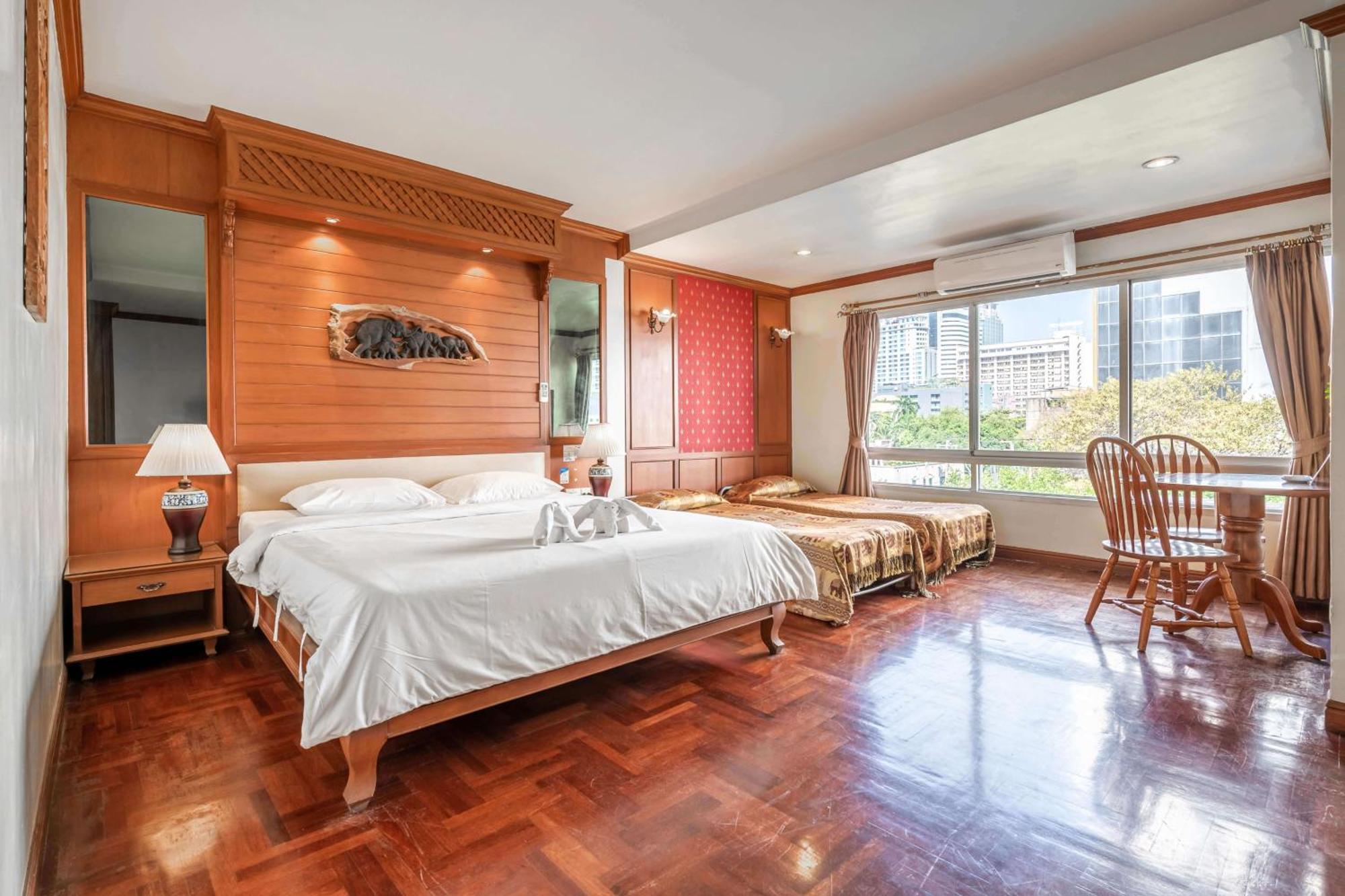 Studio Suite By Royal Ivory Nana Bangkok Ngoại thất bức ảnh