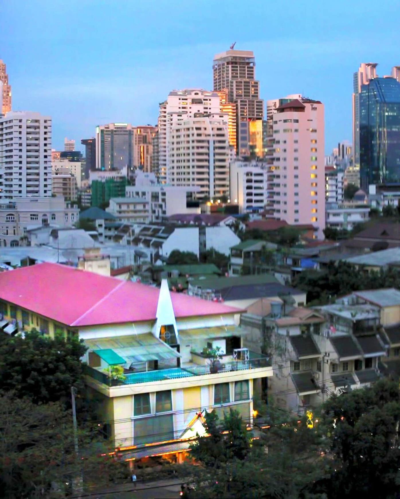 Studio Suite By Royal Ivory Nana Bangkok Ngoại thất bức ảnh